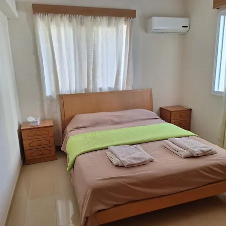 Апартаменти Panikos 2 *